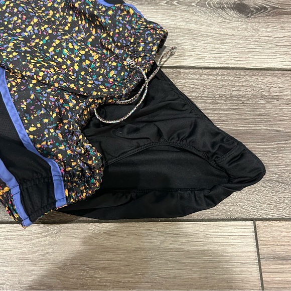 Women’s Nike Running Shorts Size Small with built in briefs - Picture 4 of 4